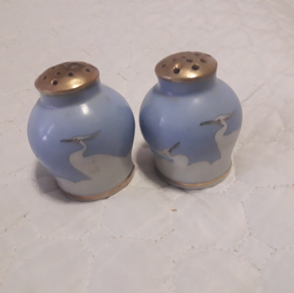 Vintage blue stork salt pepper shakers